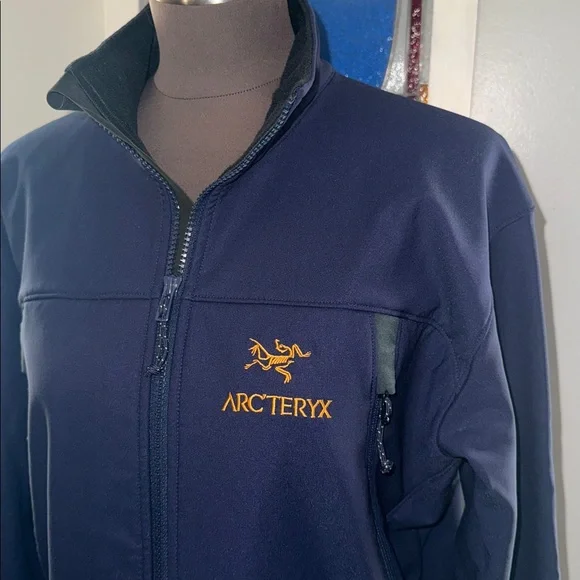 Arc'teryx Blue Performance Jacket - Picture 3 of 12
